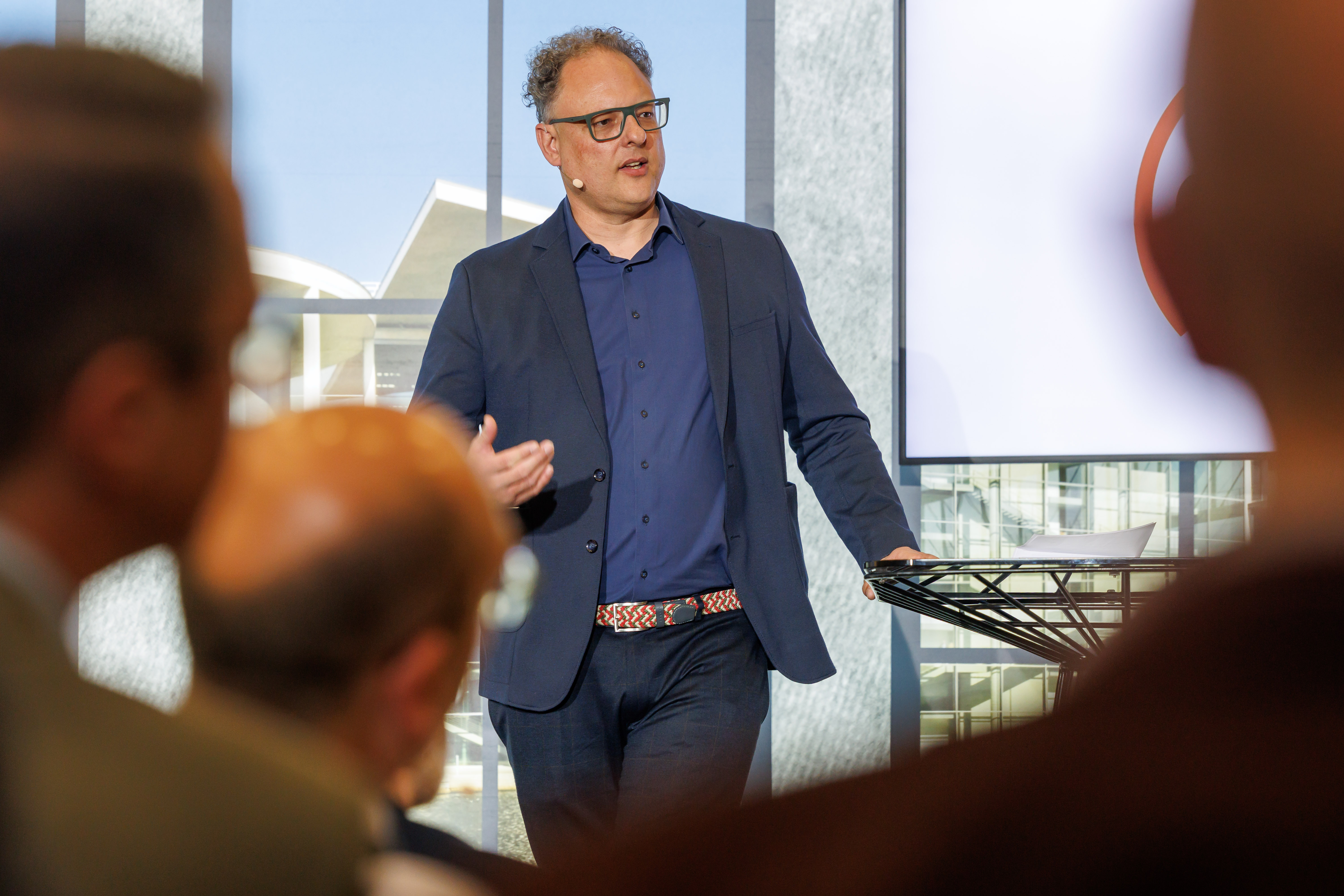 Oliver Skadow beim Vortrag, Handelsblatt Forum Stadtwerke 2026